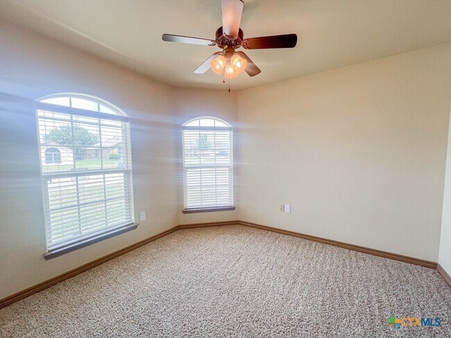 Building Photo - 700 Cosper Creek Dr