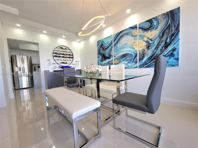 Building Photo - 3505 S Ocean Dr