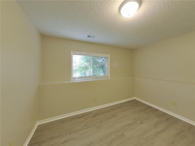 Building Photo - 9389 Jareau Ave S
