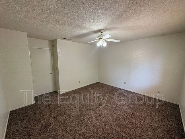 Building Photo - 947 W Seeger Ave