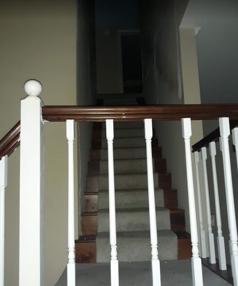 Building Photo - 306 E Cypress St