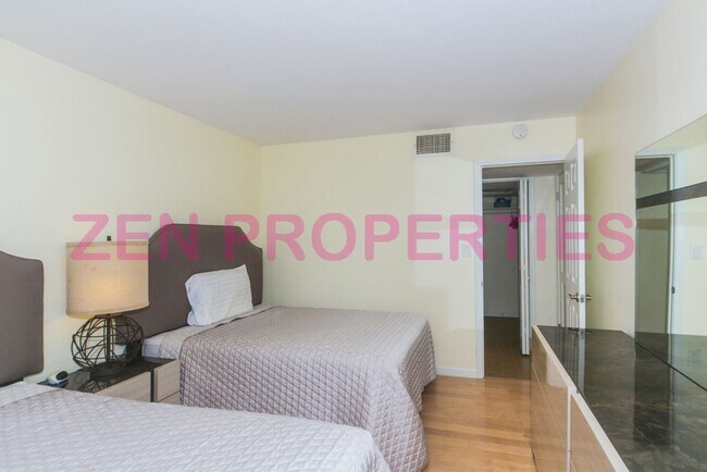 Building Photo - 250 ?Ohua Ave