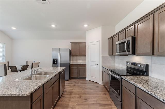 Building Photo - 936 English Dr
