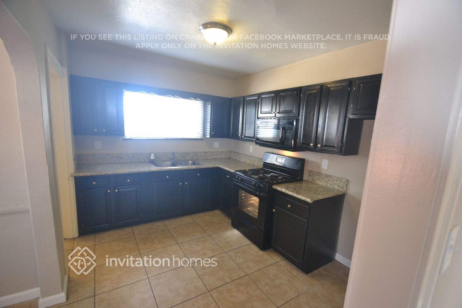 Building Photo - 604 W 105th St