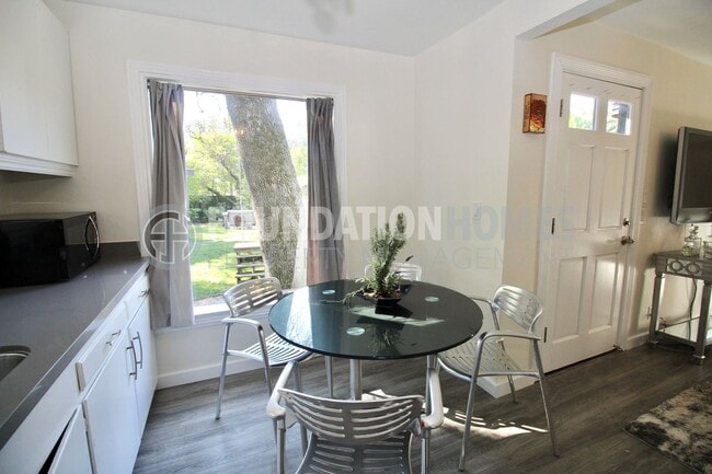 Building Photo - Creative Cottage Retreat – Near Downtown San Anselmo- Music Studio - A/C - FOUNDATION