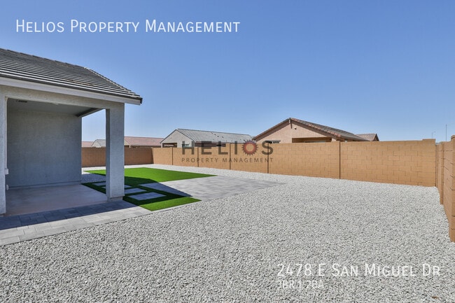 Building Photo - 2478 E San Miguel Dr