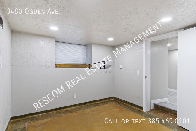Building Photo - 3480 Ogden Ave