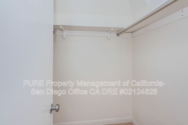 Building Photo - 7565 Charmant Dr