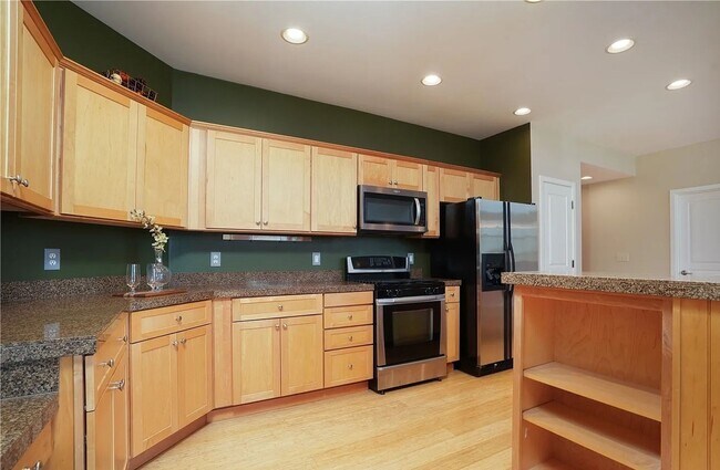 Building Photo - 2357 Yakima Ct
