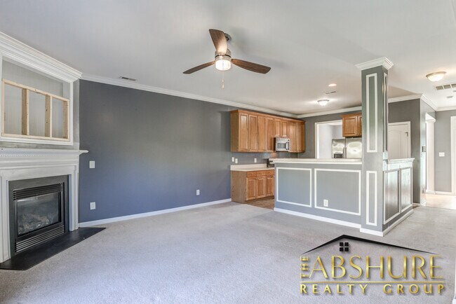 Building Photo - 2136 Sunny Cove Dr