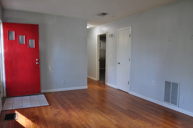 Living Room - 6940 Lafayette Ave