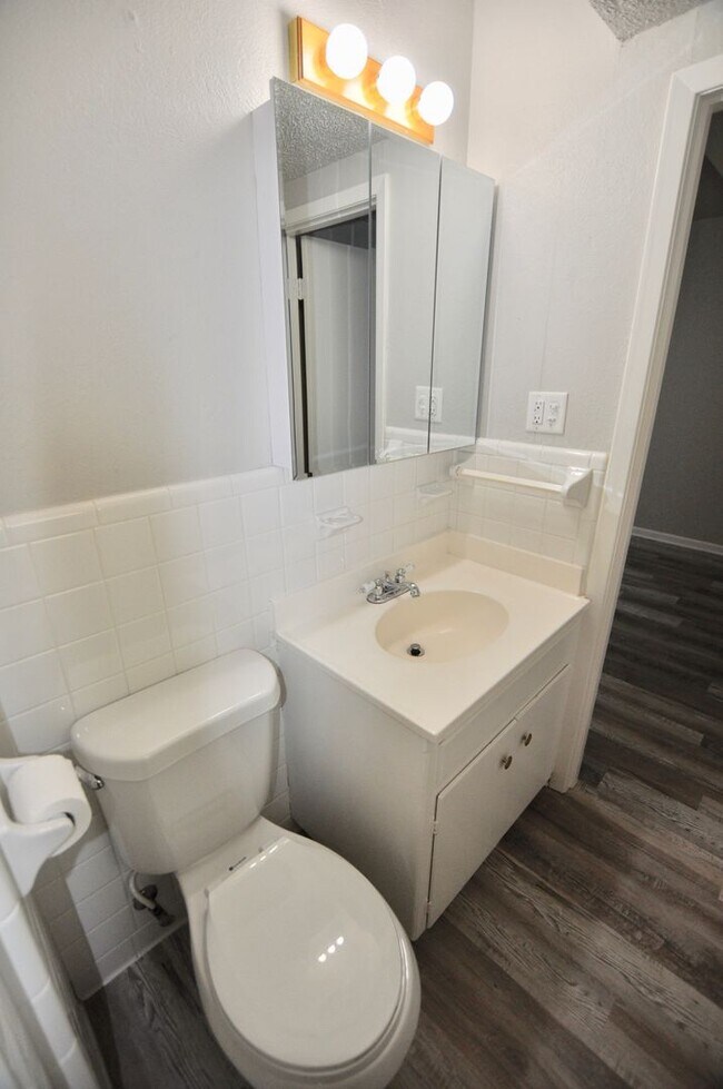 Building Photo - COMING SOON! FOR LEASE! Nice Remodeled - 3...