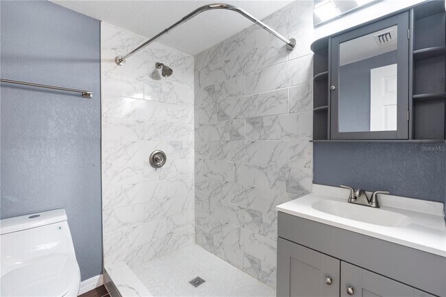 Building Photo - 8623 Parkway Cir