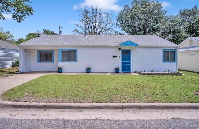 Building Photo - Beautiful 3 Bedroom Home in Quiet Newton Ks