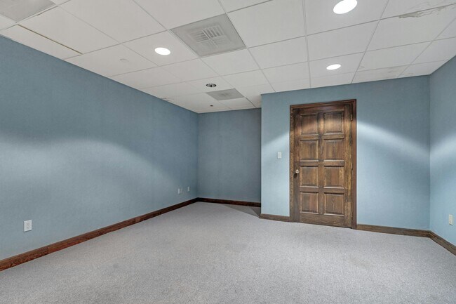 Building Photo - 787 Peach Tree Ln