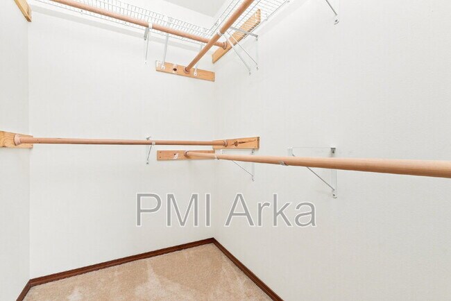 Building Photo - 11048 Elliston Way NE