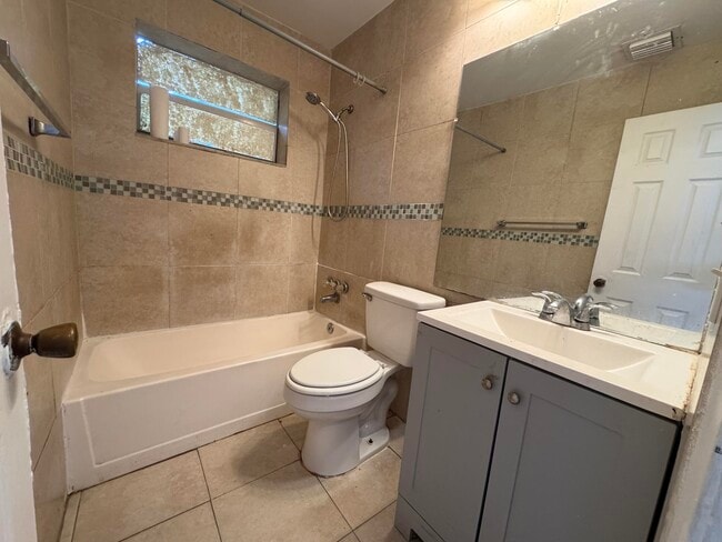 Building Photo - 1740 SW 70th Way