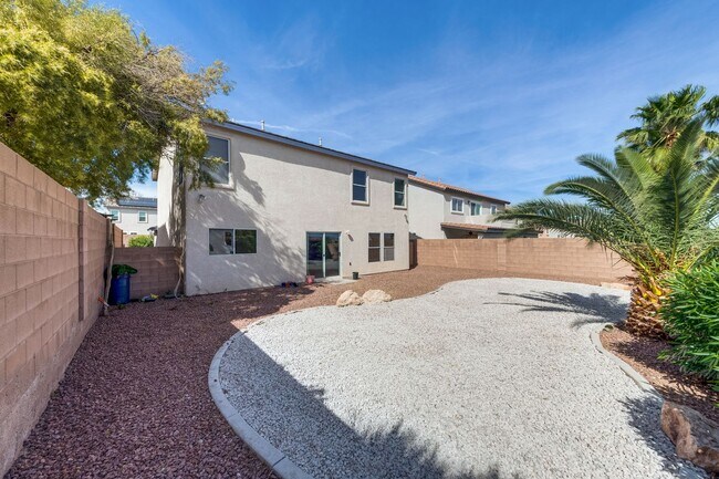 Building Photo - Fully Remodeled & Move-In Ready – Modern Finishes + Huge Loft!