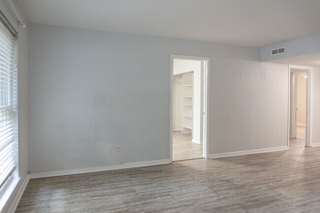 Building Photo - 2020 Continental Ave