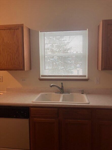 Building Photo - 3110 Shenandoah Dr