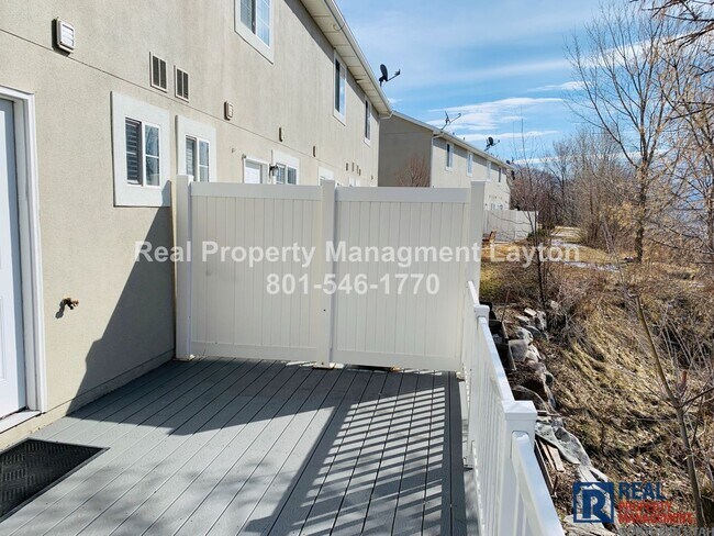 Building Photo - Cozy 2 Bedroom South Ogden Townhome Available Now!
