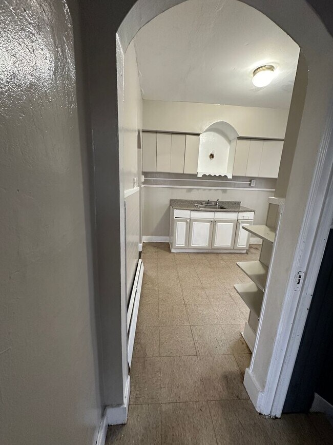 Building Photo - Single Family Home Ready for Rent in a Gre...
