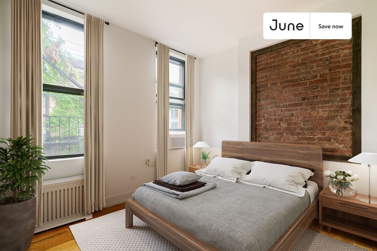 Building Photo - 95 E 7 St