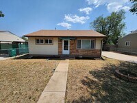 Building Photo - 2 Bedroom Ranch with 1 Car garage
