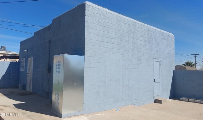 Building Photo - 3609 Jefferson Ave