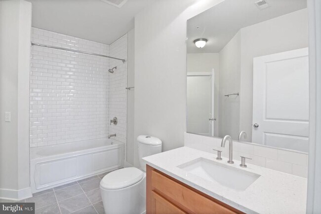 Building Photo - 2907 Bleeker St