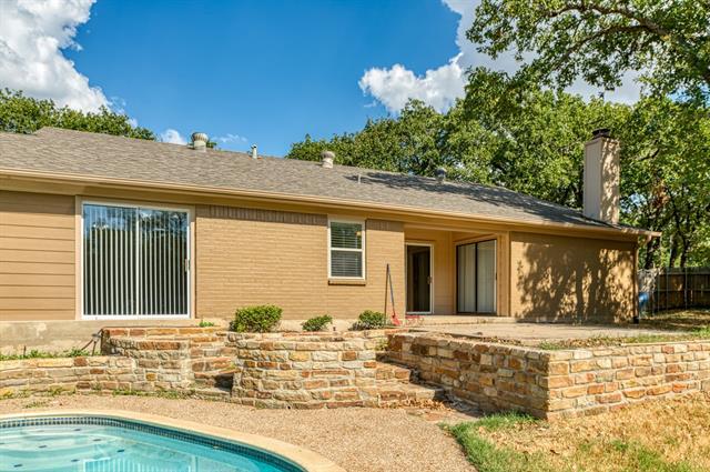 Building Photo - 800 Shady Ln