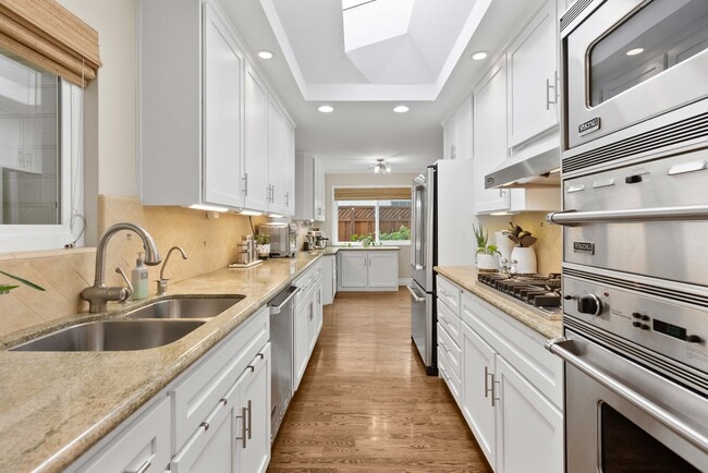 Building Photo - 841 W Latimer Ave