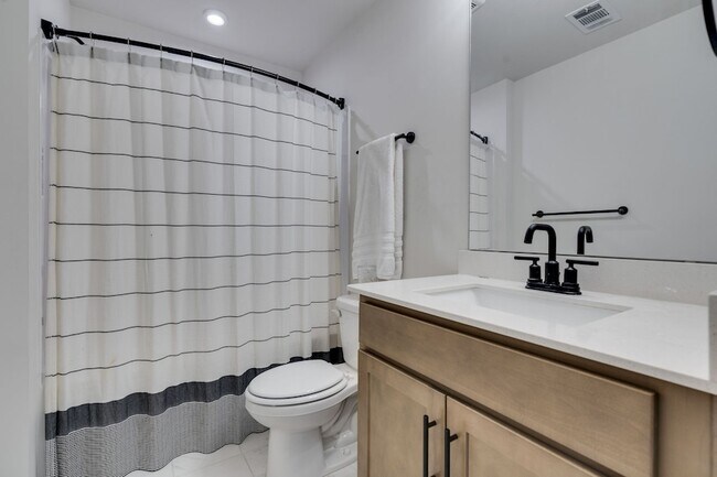 Building Photo - 945 Pleasant Ridge Run