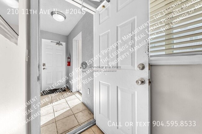 Building Photo - 210 11th Ave N