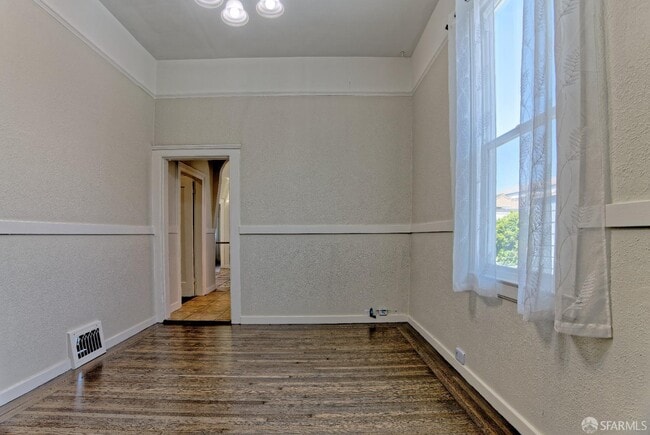 Building Photo - 1218 York St