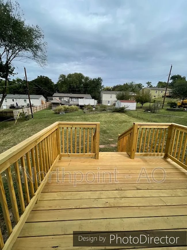 Building Photo - Updated 3-Bedroom Home with Garage & Deck in Kansas City, KS