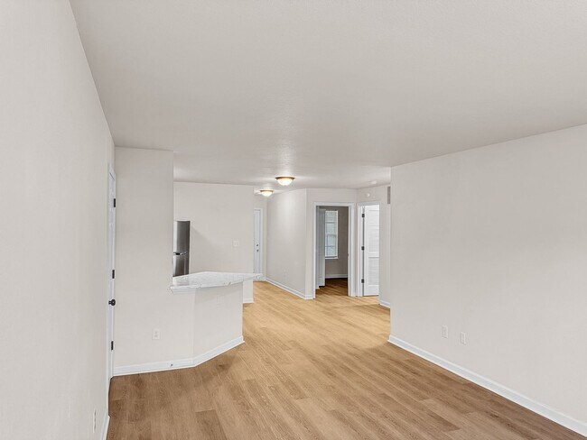 Building Photo - 6014 Castleford Dr
