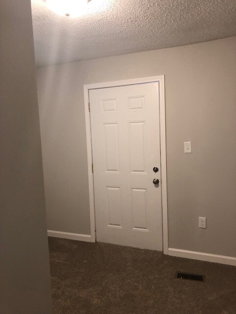 Building Photo - One Bedroom House with a study right off o...