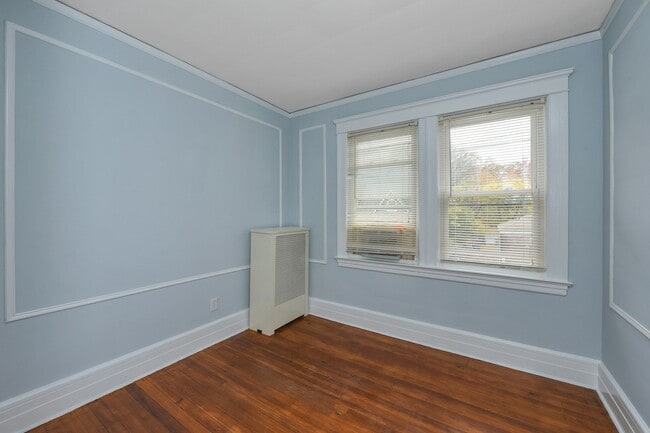 Building Photo - 195 Hillside Ave