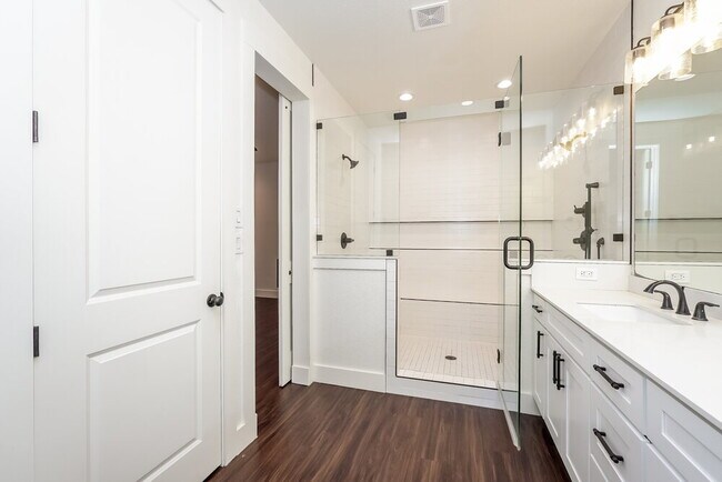 Building Photo - 8585 Mulligan Pass