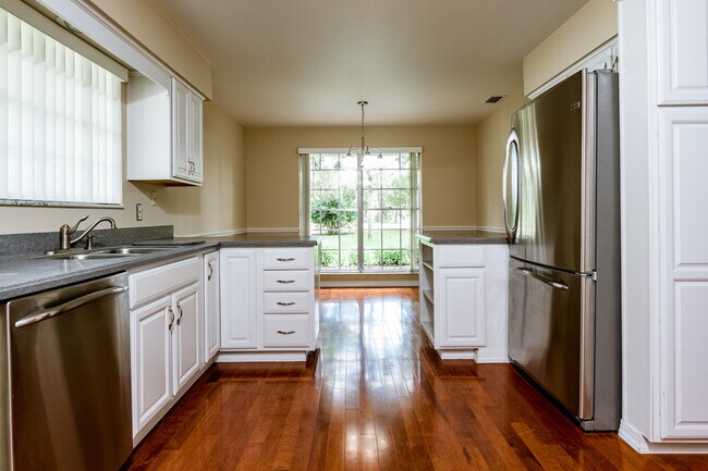 Building Photo - 119 Rio Pinar Dr