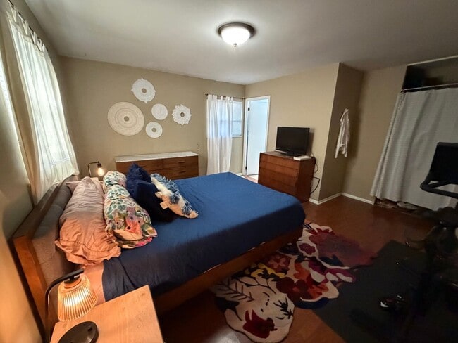 Building Photo - 2711 Covington St