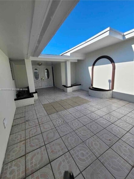 Building Photo - 12305 SW 42nd St