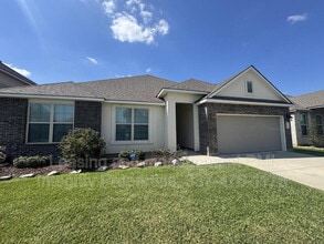 Building Photo - 204 Verger Dr