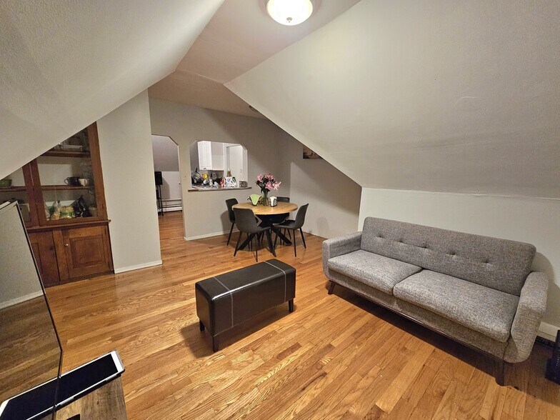 Building Photo - 25 Amherst St