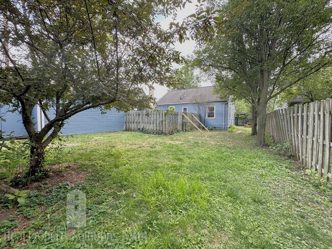 Building Photo - Beautiful home in Clintonville