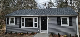Building Photo - 4 Leisure Ln