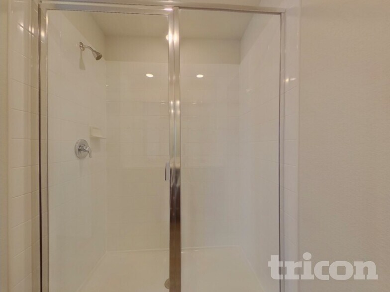 Building Photo - 2222 Flower Blossom Ave