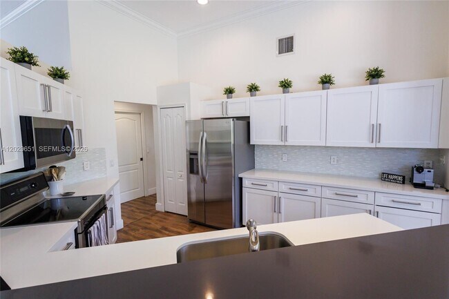 Building Photo - 280 Landings Blvd