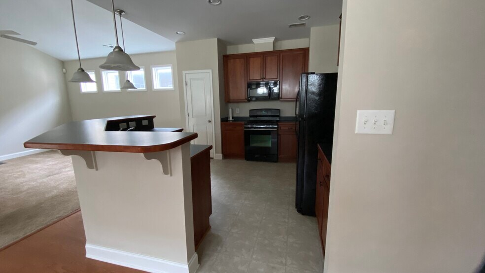 Building Photo - 120 Denby Cir